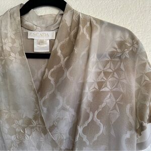Escada 100% Silk Women's Short Sleeve Button Down Blouse. Size EU 38/US 8 Med